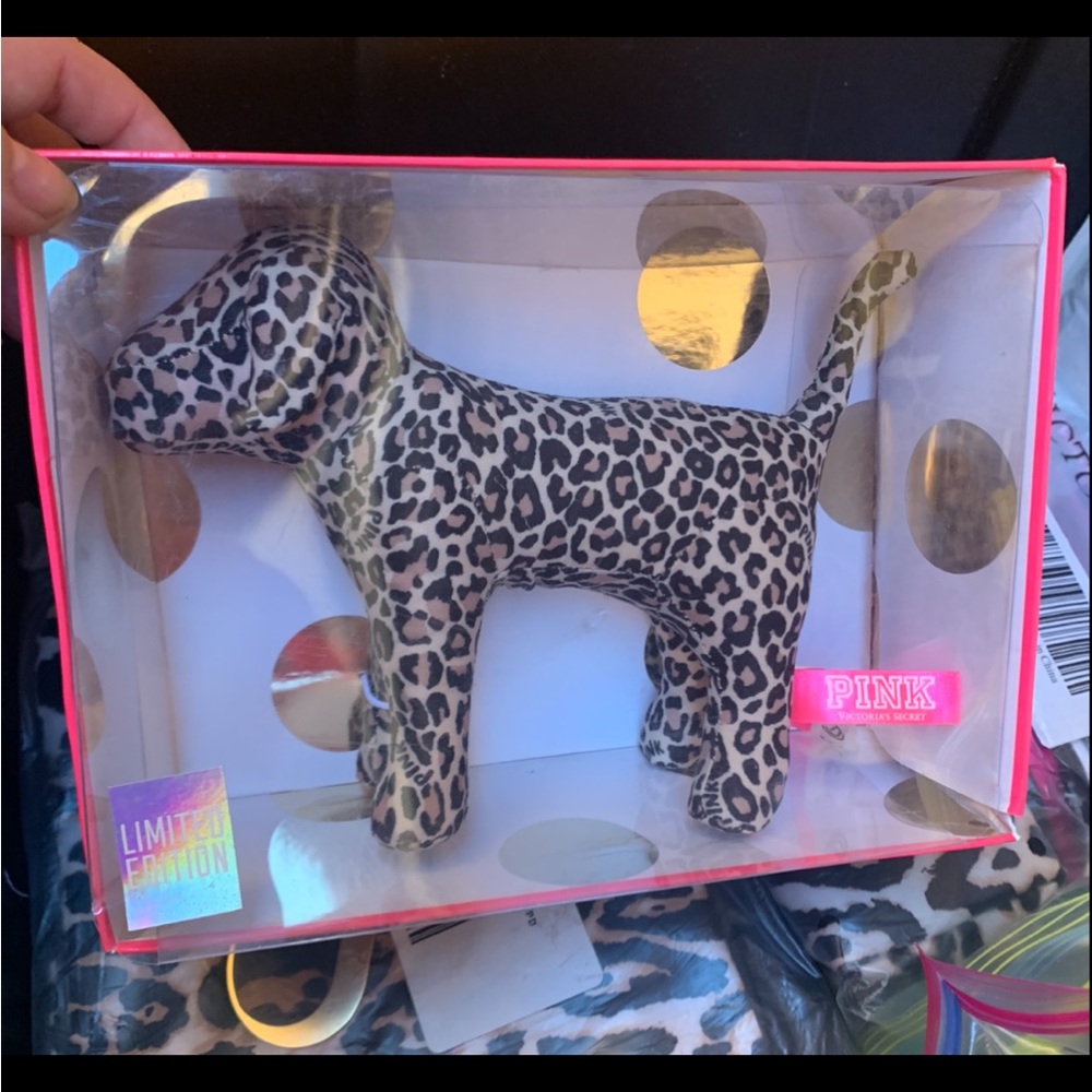 Victoria’s Secret Pink boxed cheetah dog